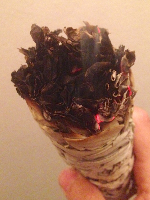 Räucherwerk bei der Arbeit